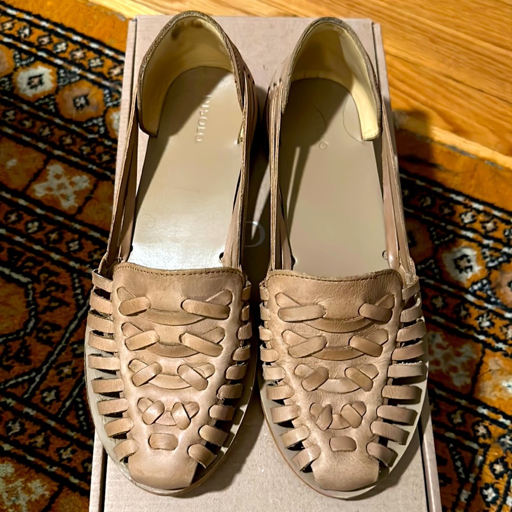 Nisolo Huarache Sandal in Almond